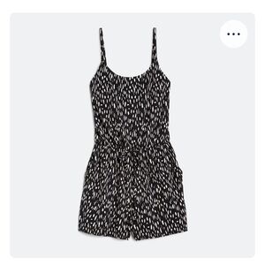 Stylish Black and White Kaileigh Luisa Knit Romper Women’s size L